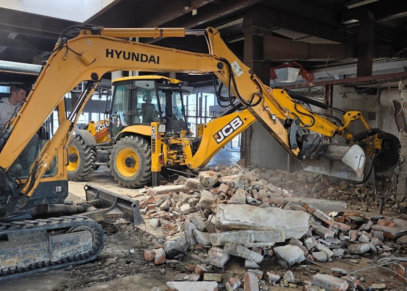 VIDEO: Nova faza rekonstrukcije terminala – započeli radovi u interijeru